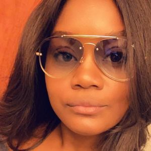 Meet your Posher, Val